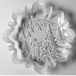 Mikasa Christmas Story 9 3/4" Bon Bon Plate Item Candy Dish